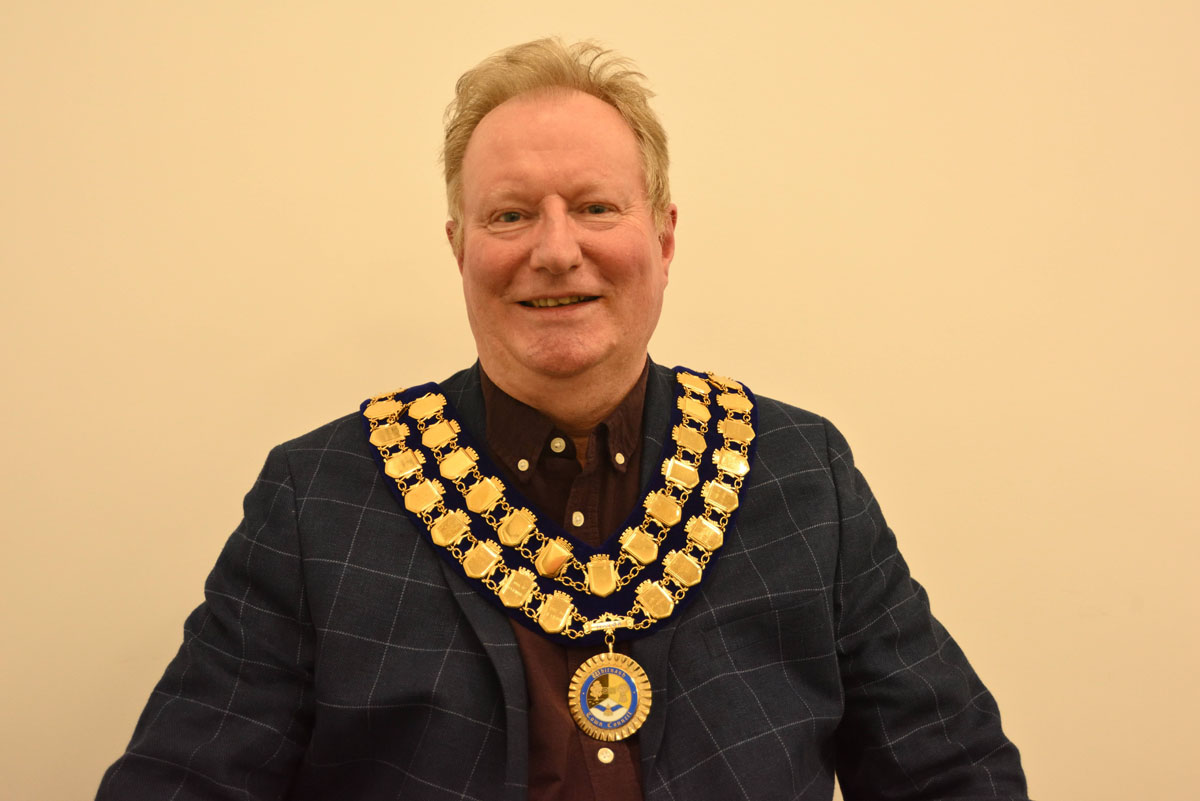 Mayor Simon Button
